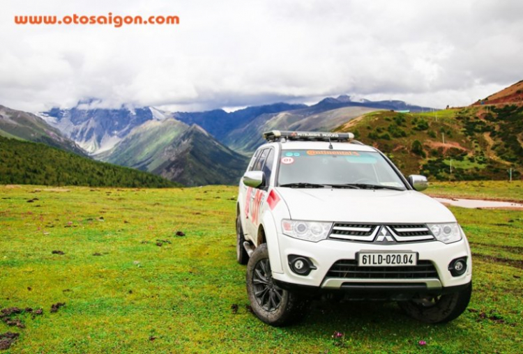 Cùng Mitsubishi Pajero Sport chinh phục cung đường đến Tây Tạng và núi Everest Cùng Mitsubishi Pajero Sport chinh phục cung đường đến Tây Tạng và núi Everest