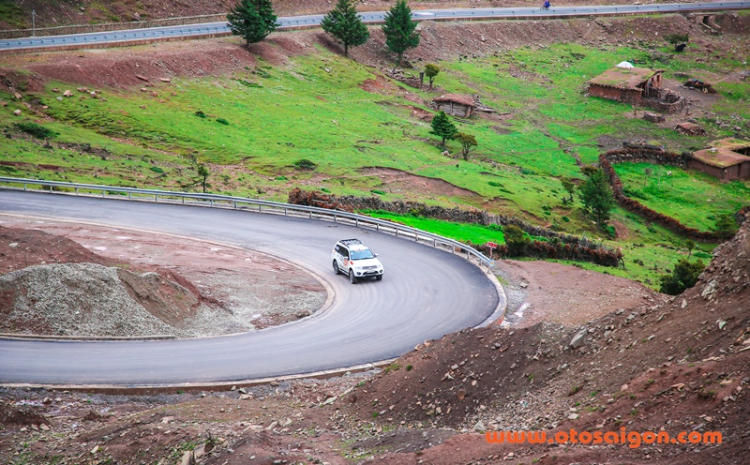 Cùng Mitsubishi Pajero Sport chinh phục cung đường đến Tây Tạng và núi Everest Cùng Mitsubishi Pajero Sport chinh phục cung đường đến Tây Tạng và núi Everest