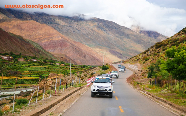 Cùng Mitsubishi Pajero Sport chinh phục cung đường đến Tây Tạng và núi Everest Cùng Mitsubishi Pajero Sport chinh phục cung đường đến Tây Tạng và núi Everest