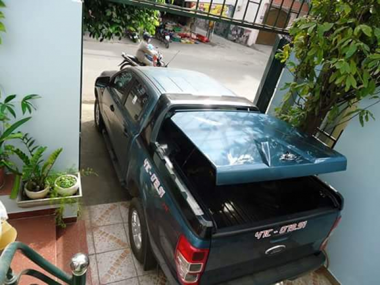 Cần mua nắp thùng cho ford ranger mới Cần mua nắp thùng cho ford ranger mới