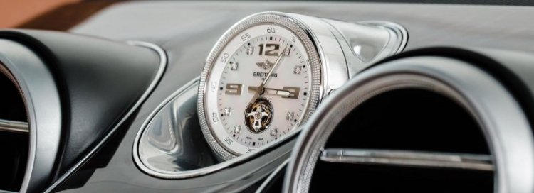 Đồng hồ trên Bentley Bentayga có giá đắt hơn một chiếc xe sang