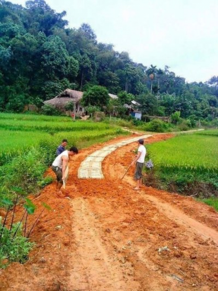 Mit-Trên những nẻo đường đất nước. Mit-Trên những nẻo đường đất nước.