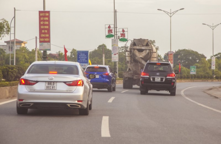 Lái xe Lexus khám phá Hà Nội – Đà Nẵng Lái xe Lexus khám phá Hà Nội – Đà Nẵng
