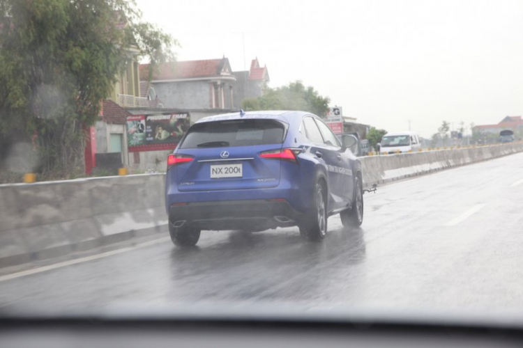 Lái xe Lexus khám phá Hà Nội – Đà Nẵng Lái xe Lexus khám phá Hà Nội – Đà Nẵng
