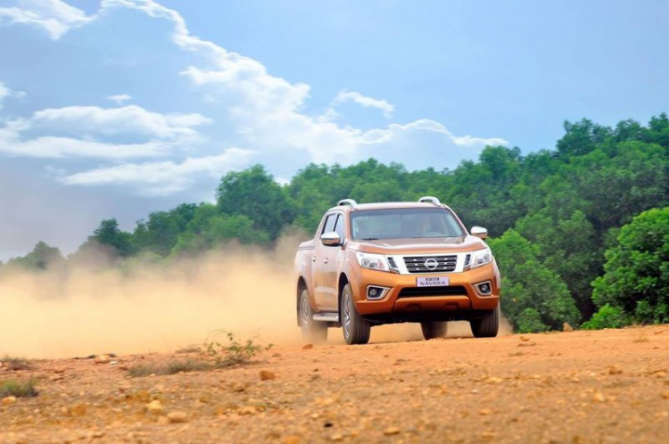 Nissan Navara NP300 2016 tiết lộ động cơ diesel mới cực tiết kiệm nhiên liệu Nissan Navara NP300 2016 tiết lộ động cơ diesel mới cực tiết kiệm nhiên liệu