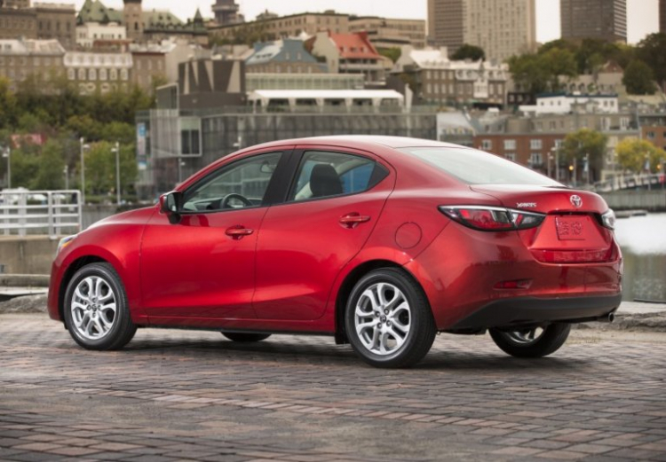 Toyota Yaris Sedan 2016 – Thân Mazda, mặt Toyota?