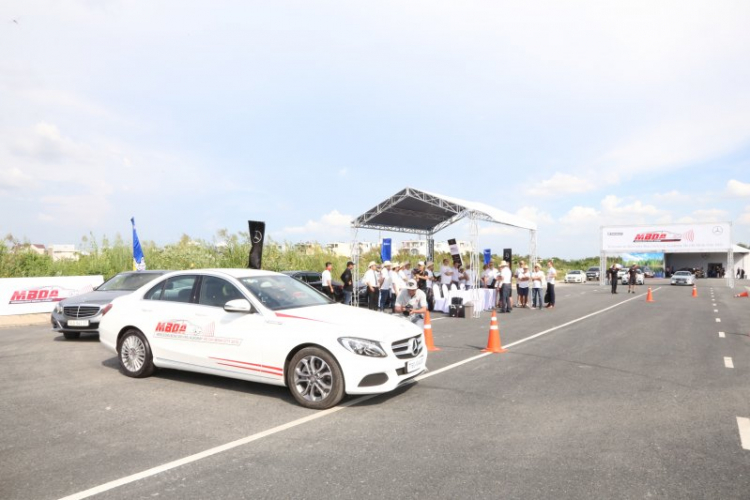 Học viện lái xe an toàn Mercedes-Benz tại Hồ Chí Minh Học viện lái xe an toàn Mercedes-Benz tại Hồ Chí Minh