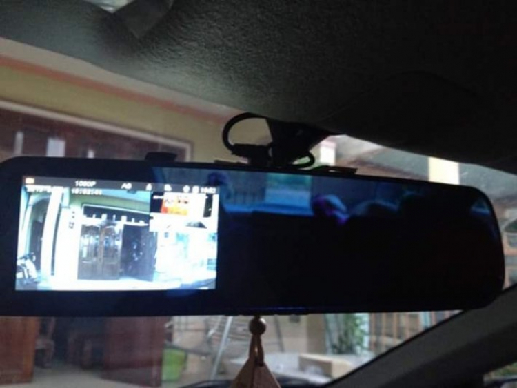 Nên mua camera hành trình Blackvue hay VisionDrive?