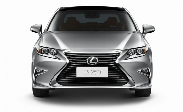 Lexus Việt Nam trình làng ES250 giá gần 2,2 tỷ đồng