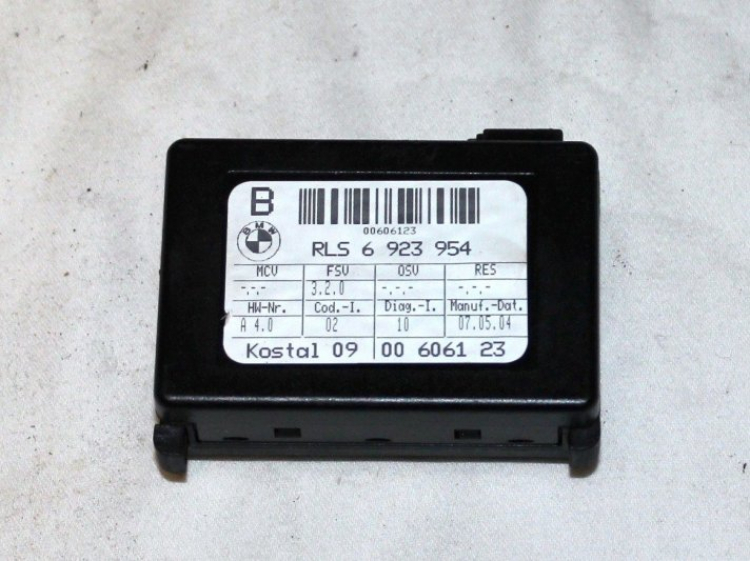 Niềm đam mê mới: BMW 318i 2005 Niềm đam mê mới: BMW 318i 2005