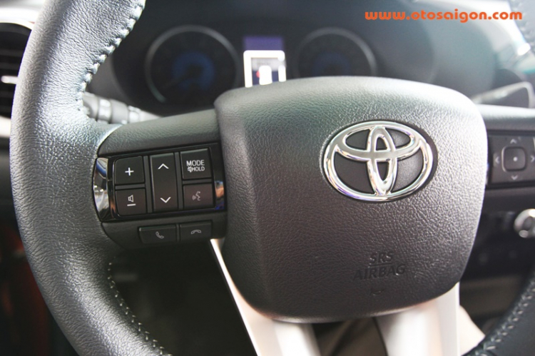 Chi tiết Toyota Hilux 2015 tại Việt Nam