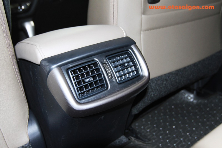 Chi tiết Toyota Hilux 2015 tại Việt Nam Chi tiết Toyota Hilux 2015 tại Việt Nam