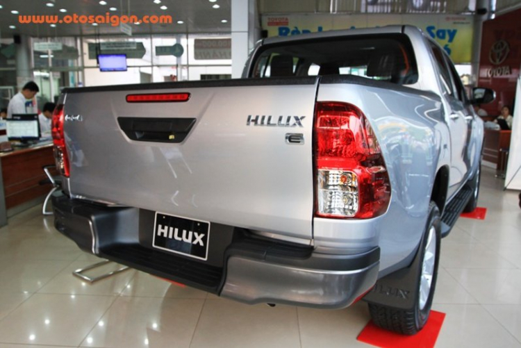 Chi tiết Toyota Hilux 2015 tại Việt Nam