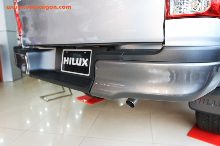 Chi tiết Toyota Hilux 2015 tại Việt Nam