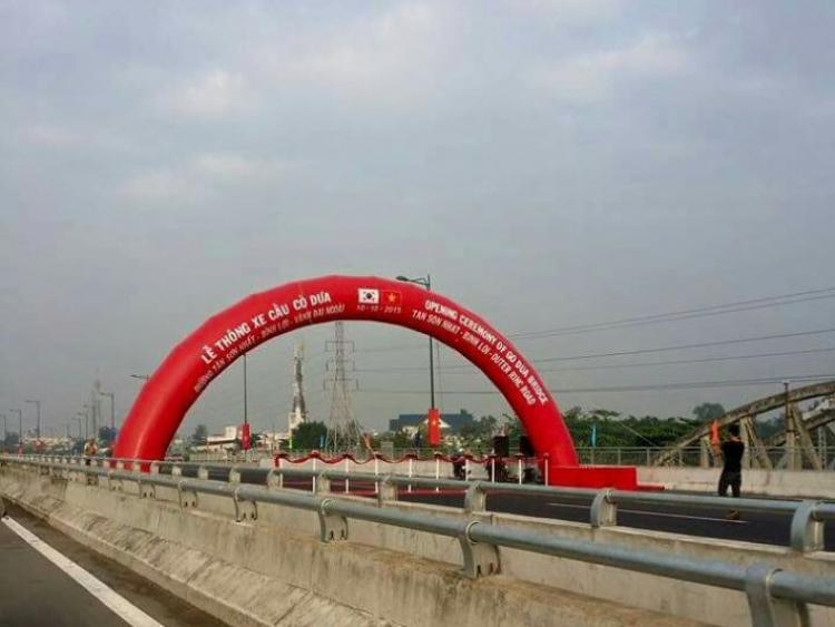 Thông xe Phạm Văn Đồng Thông xe Phạm Văn Đồng