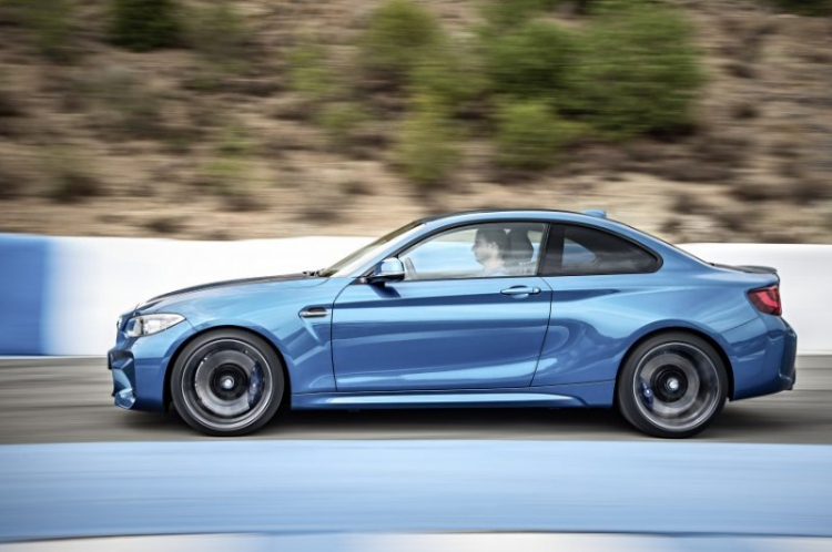 BMW M2 Coupe: Cỗ máy 370 hp chính thức xuất hiện BMW M2 Coupe: Cỗ máy 370 hp chính thức xuất hiện