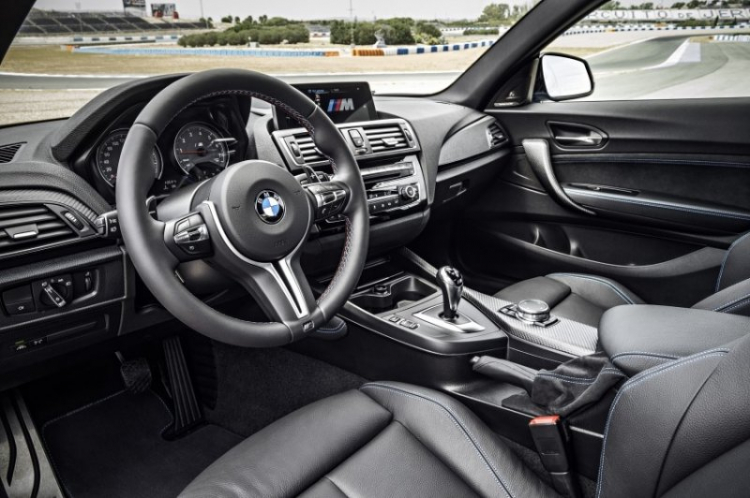 BMW M2 Coupe: Cỗ máy 370 hp chính thức xuất hiện BMW M2 Coupe: Cỗ máy 370 hp chính thức xuất hiện