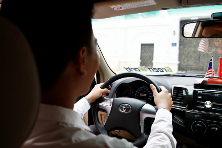 Cho em hỏi chỗ thuê xe tự lái từ Nha Trang - HCM Cho em hỏi chỗ thuê xe tự lái từ Nha Trang - HCM
