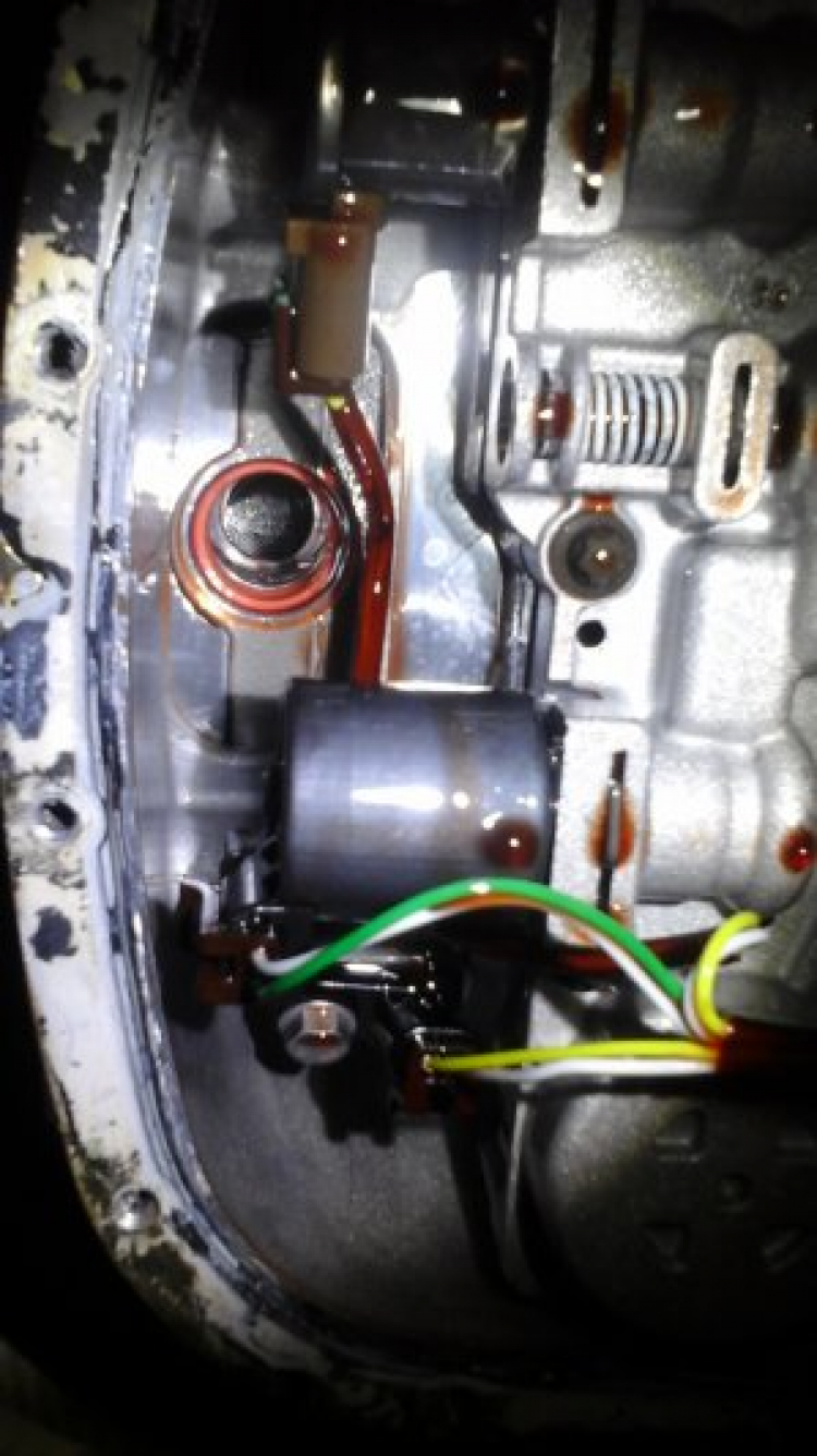 Hộp số BMW 325i E46 bị lỗi Hộp số BMW 325i E46 bị lỗi