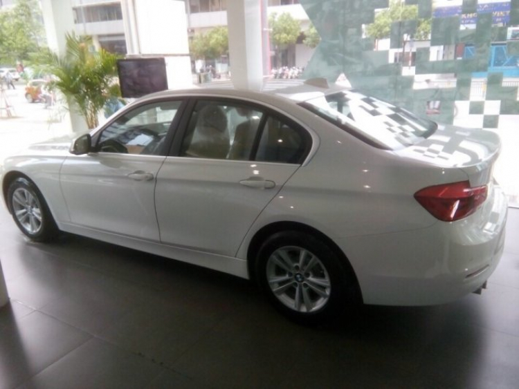 BMW Series 3 phiên bản mới sắp có mặt tại Việt Nam BMW Series 3 phiên bản mới sắp có mặt tại Việt Nam