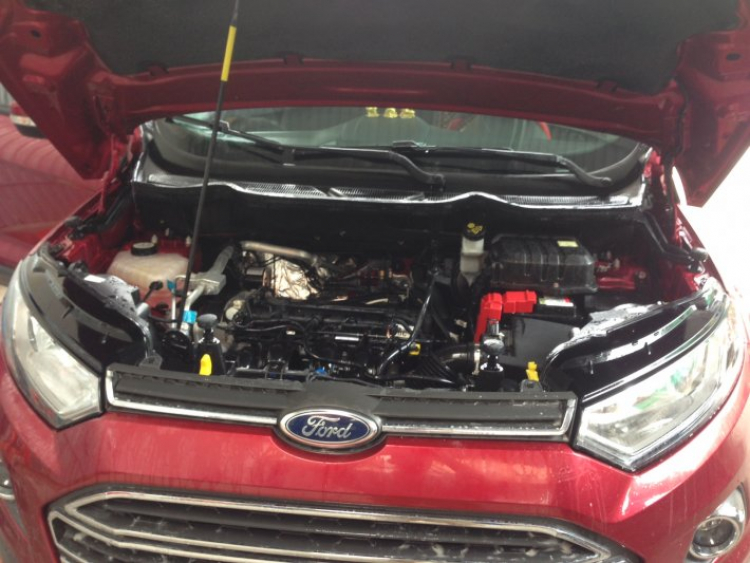 Vệ Sinh khoan máy Ford EcoSport tại garage TrươngS
