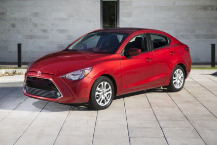 2016_Toyota_Yaris_Quebec-16-850x570.jpg