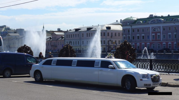 Xe limo là khách?
