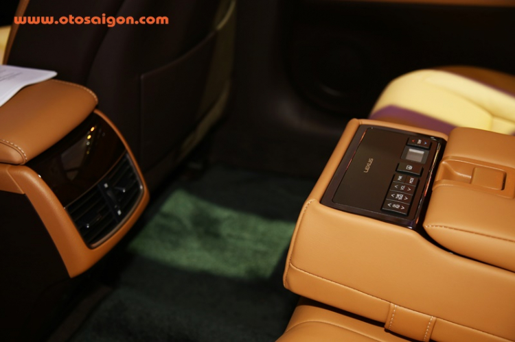 [VMS 2015] Vẻ đẹp Lexus ES350