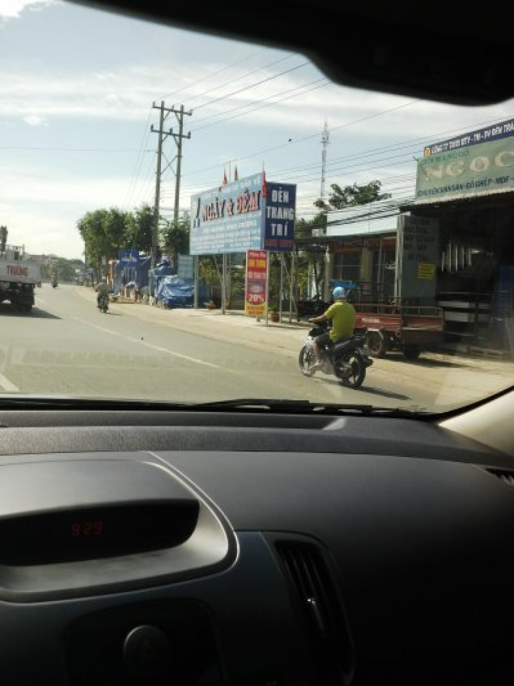 Qua khỏi biển báo KDC có được chạy 80km/h không? Qua khỏi biển báo KDC có được chạy 80km/h không?