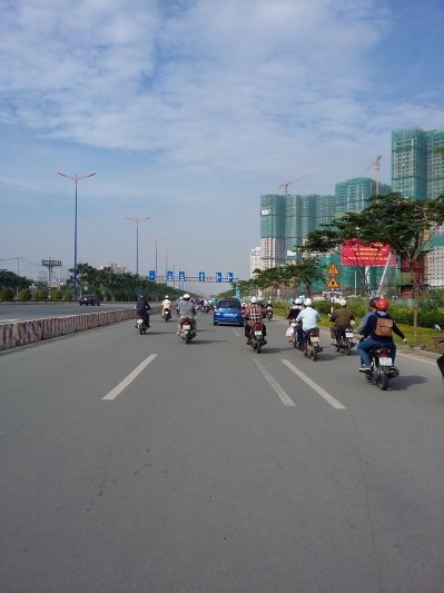 Hai bánh chết vì ngu - làm khổ người khác.