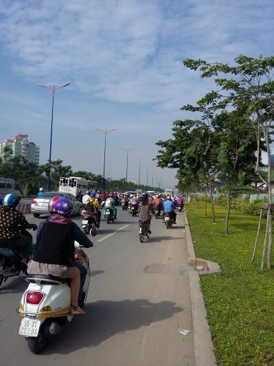 Hai bánh chết vì ngu - làm khổ người khác.