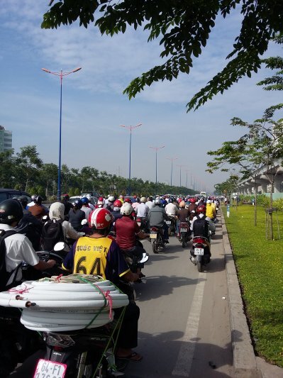 Hai bánh chết vì ngu - làm khổ người khác.