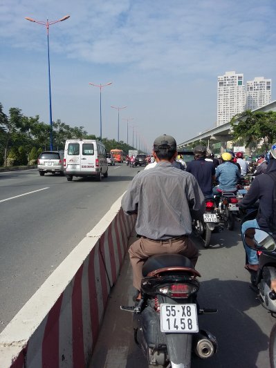 Hai bánh chết vì ngu - làm khổ người khác.
