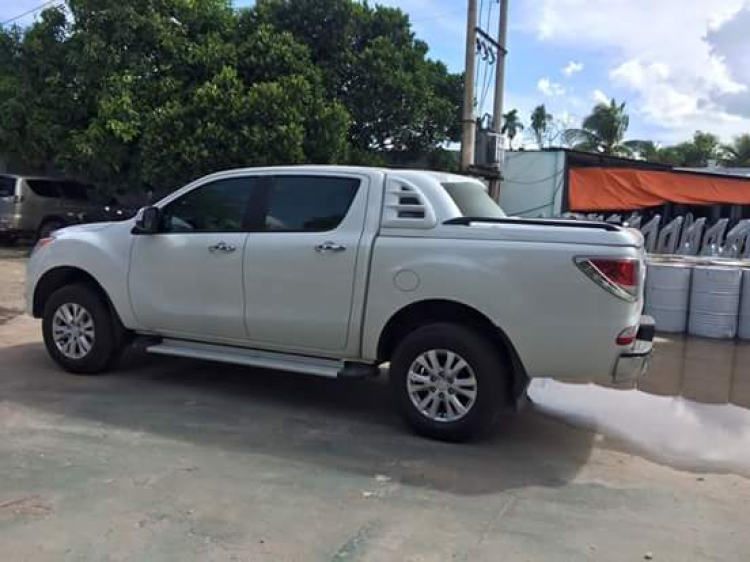 Khoe nắp thùng cao MAZDA BT50