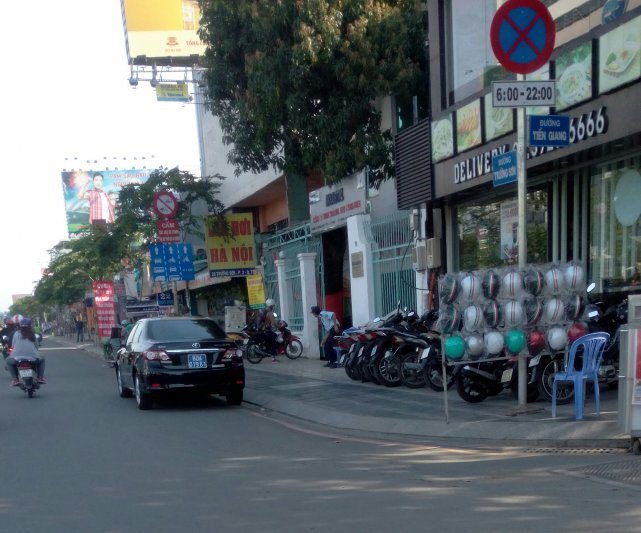Cấm thì cấm, xanh vẫn đỗ