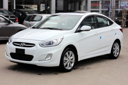 hyundai-accent-blue-2015-14 - Copy.JPG