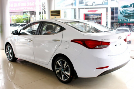 elantra-20.JPG