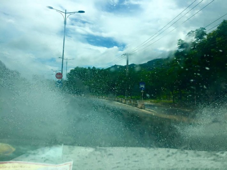 Vũng nước tử thần trên đường ra Sân Bay Cam Ranh