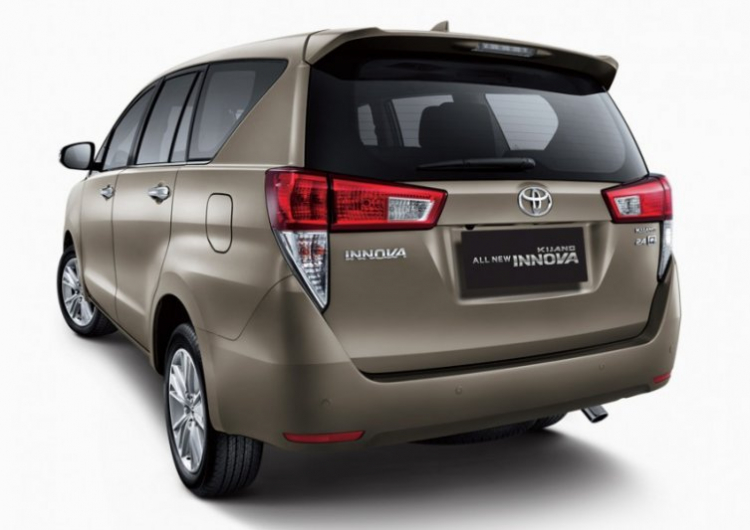 Toyota Innova 2016 "lột xác" với nhiều "đồ chơi"