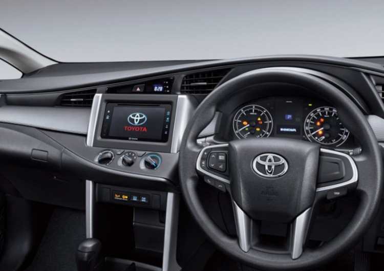 Toyota Innova 2016 "lột xác" với nhiều "đồ chơi"