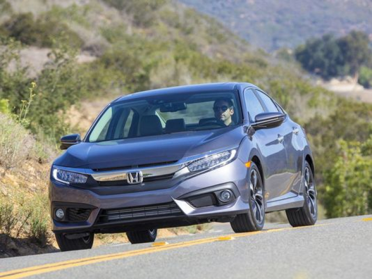 Kelley Blue Book chọn Honda Civic 2016 là xe đáng mua nhất