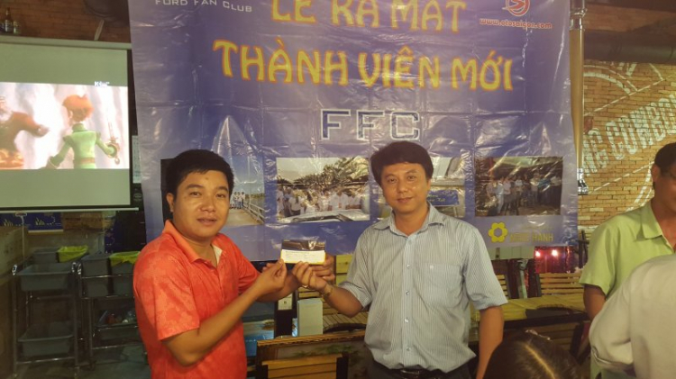 Đấu giá ủng hộ quỹ xây cầu từ thiện cho bà con nghèo vùng sâu. Đấu giá ủng hộ quỹ xây cầu từ thiện cho bà con nghèo vùng sâu.