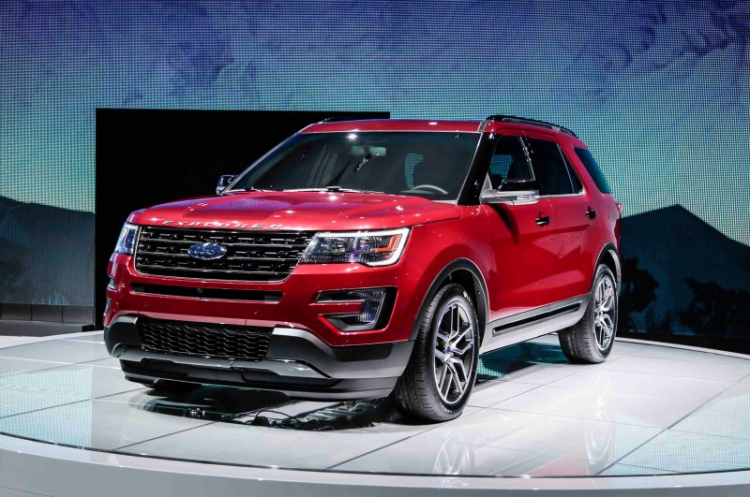 Ford Explorer 2015 đầu tiên về Việt Nam