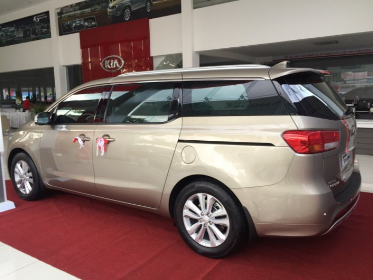 Các chủ xe Kia Sedona 2015 vào đây đánh giá xe mới mua