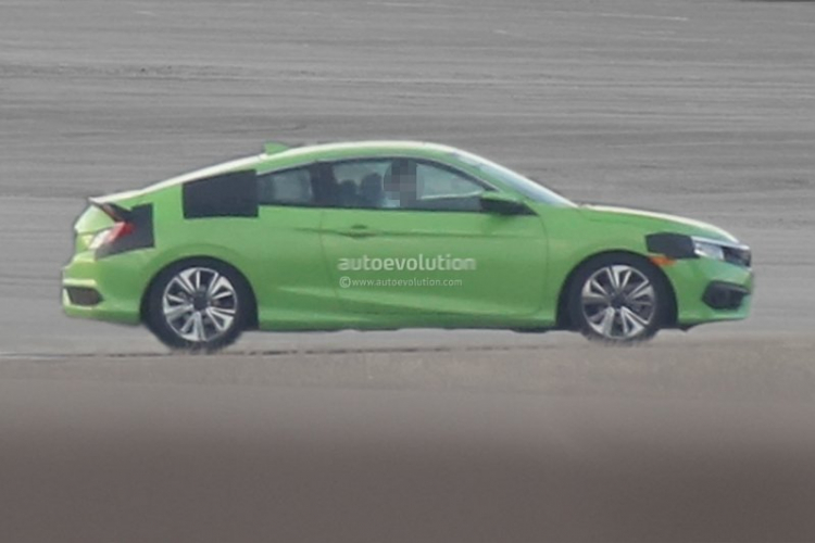 Honda Civic Coupe 2016 bị bắt gặp trên đường thử