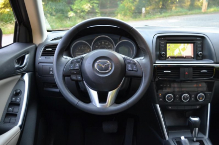 2013-Mazda-CX-5-Review-interior-steering-wheel-2.jpg