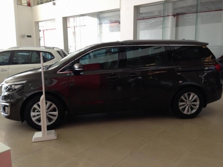 Ảnh thực tế Kia Grand Sedona phiên bản lắp ráp CKD Ảnh thực tế Kia Grand Sedona phiên bản lắp ráp CKD