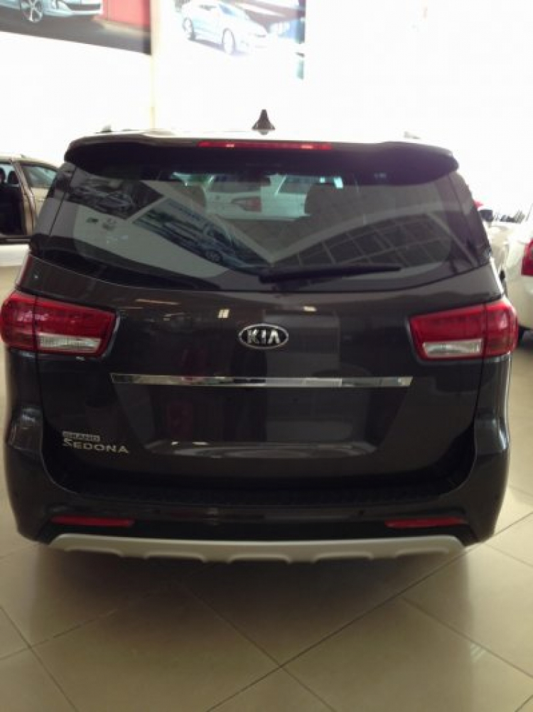 Ảnh thực tế Kia Grand Sedona phiên bản lắp ráp CKD Ảnh thực tế Kia Grand Sedona phiên bản lắp ráp CKD