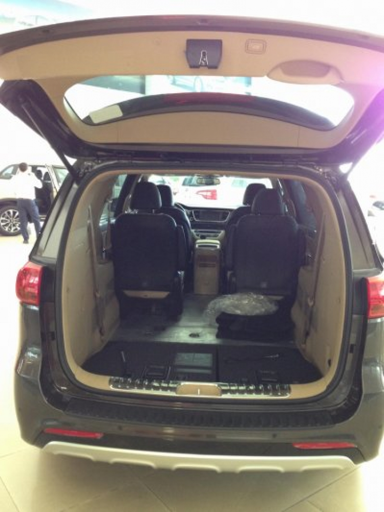 Ảnh thực tế Kia Grand Sedona phiên bản lắp ráp CKD Ảnh thực tế Kia Grand Sedona phiên bản lắp ráp CKD
