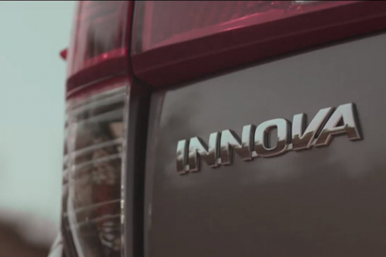 Toyota Innova 2016 lại xuất hiện trong video mới